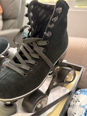 Evoke Crazy Roller Skate Black Suede Roller Skates - Classic Lace-Up